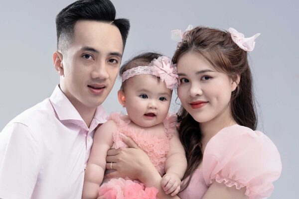 Chụp ảnh cho bé và gia đình