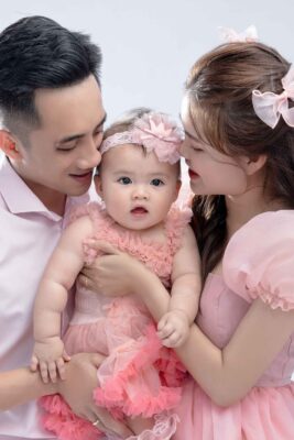 Chụp ảnh cho bé và gia đình