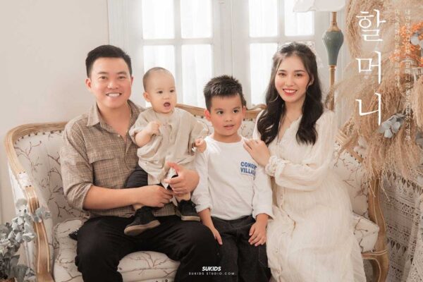 chụp ảnh gia đình 4 người