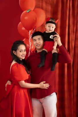 Chụp ảnh gia đình trong studio 